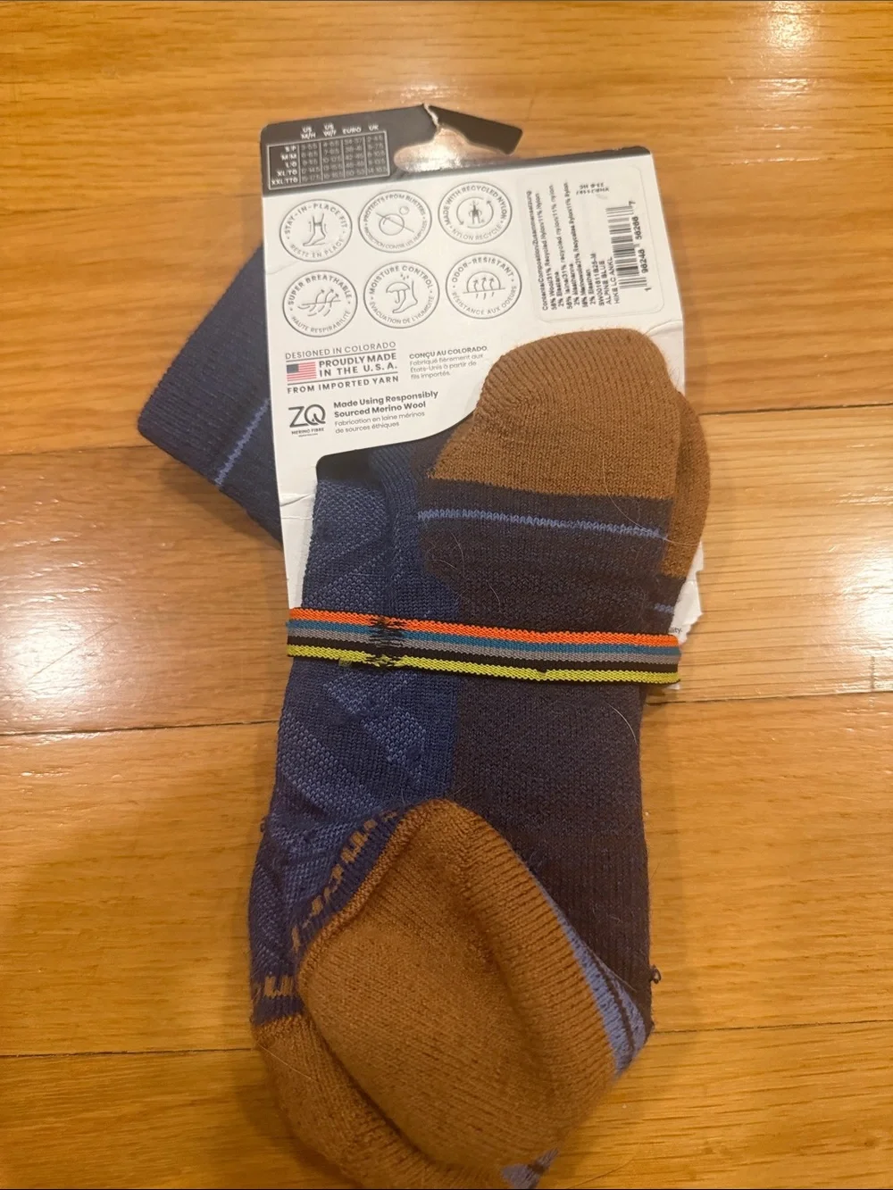 NWT smartwool unisex hiking socks size medium.